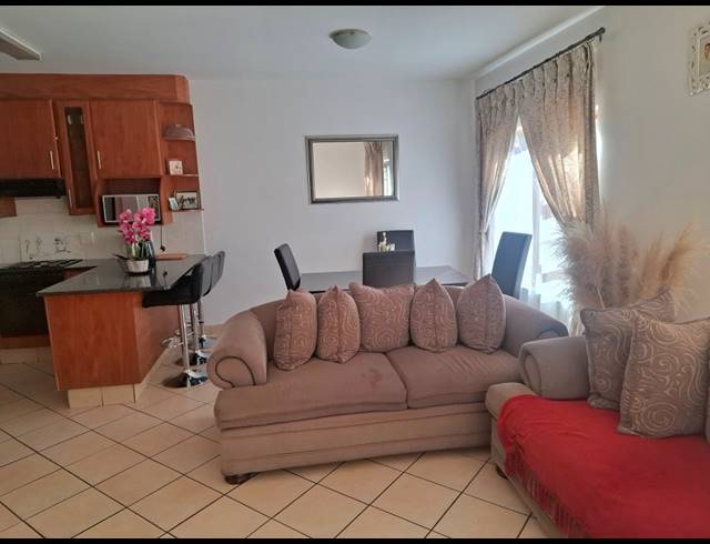 3 BEDROOM SECTIONAL TITLE FOR SALE IN GREENHILLS